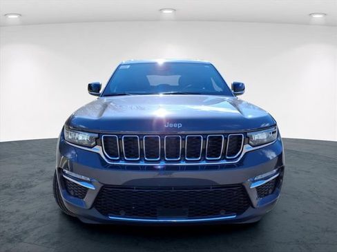New 2025 Jeep Grand Cherokee Limited w/ Luxury Tech Group II image 4