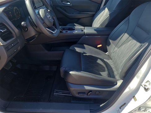 Certified 2023 Nissan Rogue Platinum image 16