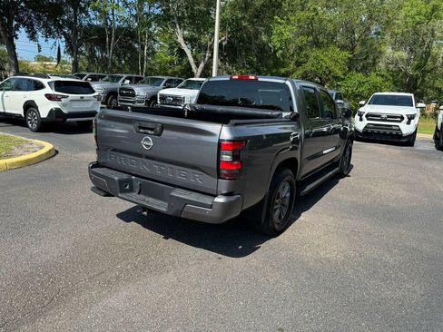 Used 2025 Nissan Frontier SV w/ Tow Package RWD image 9