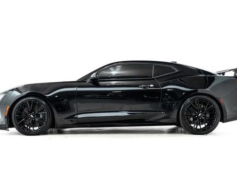 Used 2018 Chevrolet Camaro ZL1 RWD image 9