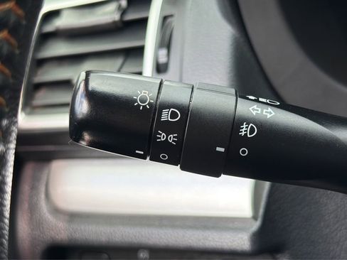 Used 2016 Subaru Crosstrek 2.0i Premium w/ Moonroof Package image 18