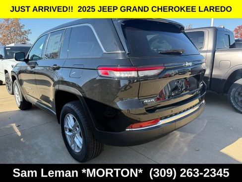 New 2025 Jeep Grand Cherokee Laredo w/ Luxury Tech Group I image 12