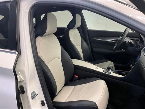 Used 2023 INFINITI QX55 Essential image 6