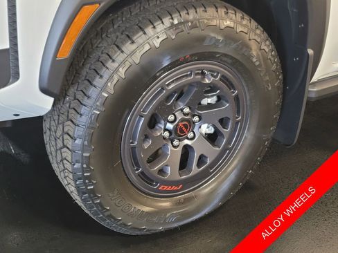 New 2026 Nissan Frontier PRO-4X w/ Pro-4x Convenience Package image 7