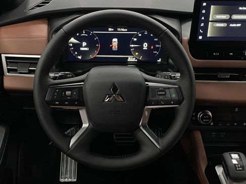 New 2025 Mitsubishi Outlander SEL image 14