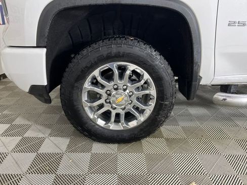 Used 2025 Chevrolet Silverado 2500 LT w/ Z71 Chrome Sport Edition AWD/4WD image 24