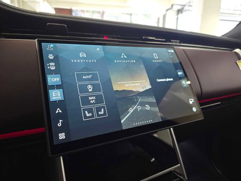 New 2025 Land Rover Range Rover SE image 25