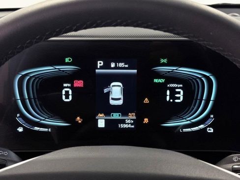 Used 2023 Kia Niro EX image 36