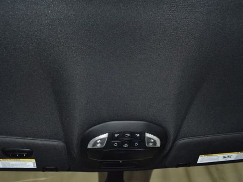 Certified 2025 Chrysler Pacifica Select image 22