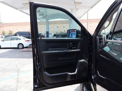 Used 2017 RAM 1500 Express AWD/4WD image 8