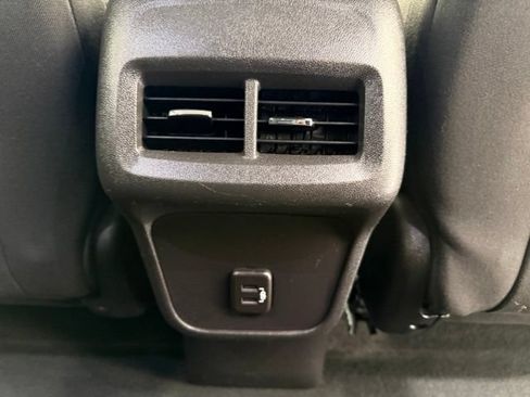 Used 2024 Chevrolet Equinox LT AWD/4WD image 28