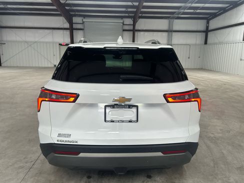 Used 2025 Chevrolet Equinox LT w/ Convenience Package II image 4