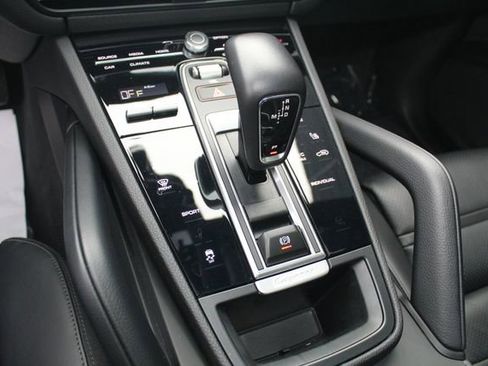 Certified 2023 Porsche Cayenne image 17