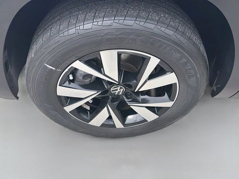 Used 2022 Volkswagen Atlas Cross Sport SE image 36