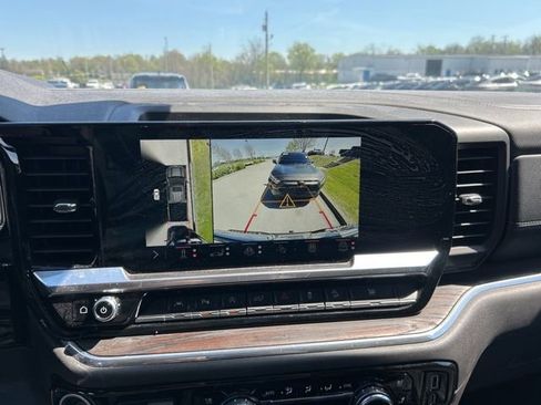 Used 2024 GMC Sierra 1500 SLT w/ SLT Premium Plus Package image 8