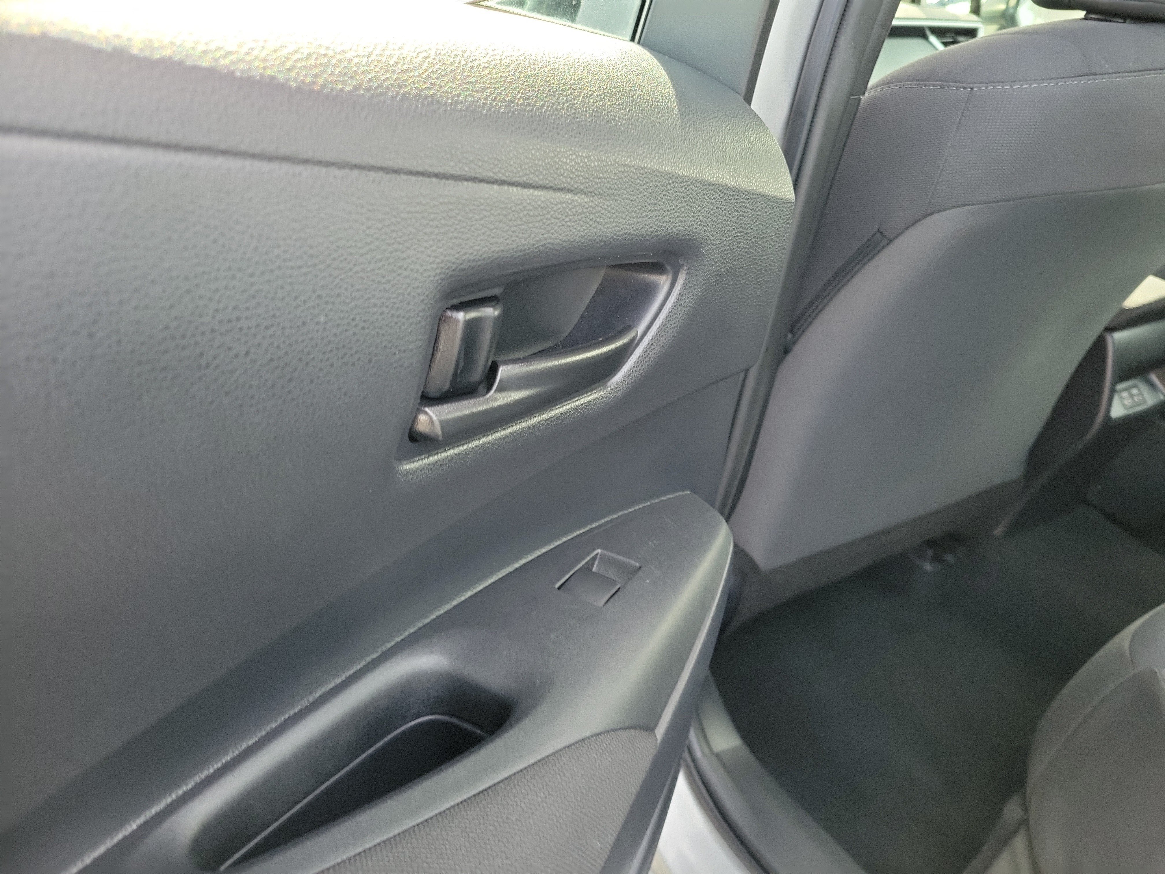Used 2025 Toyota Corolla LE FWD image 13