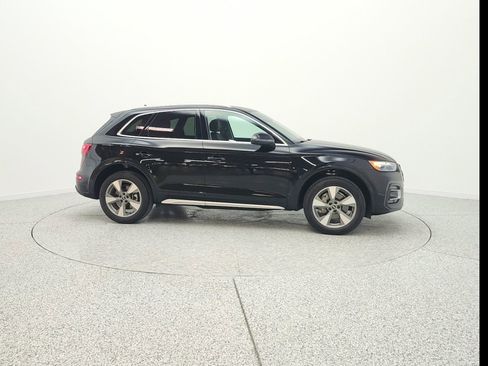 Used 2023 Audi Q5 2.0T Premium w/ Convenience Package image 4