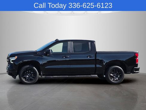 Used 2023 Chevrolet Silverado 1500 RST w/ Z71 Off-Road Package AWD/4WD image 2