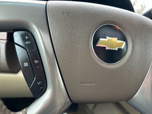 Used 2011 Chevrolet Suburban LT image 21