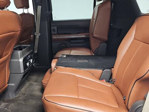 Used 2018 Ford Expedition XLT w/ Equipment Group 202A RWD image 11