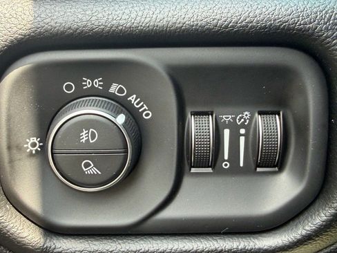 Used 2020 RAM 1500 Laramie AWD/4WD image 15