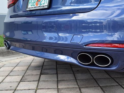 Used 2017 BMW ALPINA B7 xDrive image 21