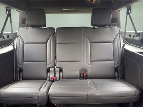 Used 2025 GMC Yukon XL Denali AWD/4WD image 17