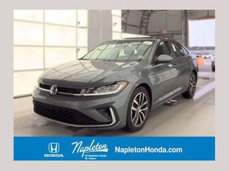 Used 2025 Volkswagen Jetta SE FWD video 1
