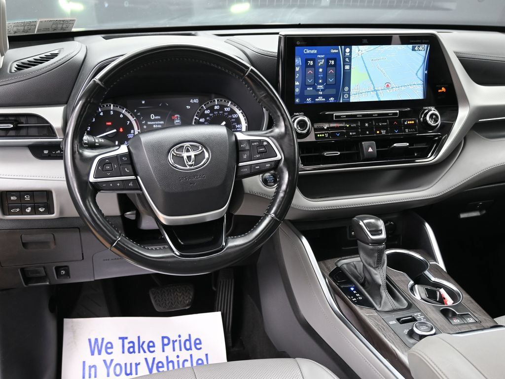 Used 2022 Toyota Highlander Platinum AWD/4WD image 29