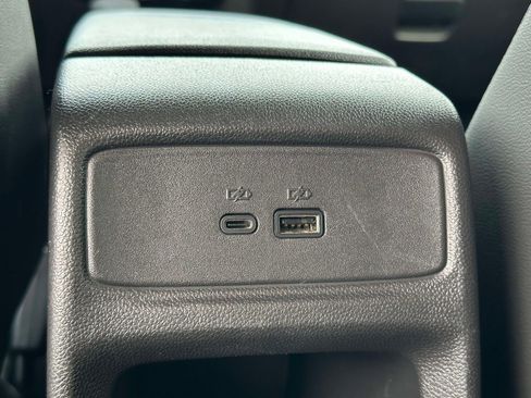 Certified 2024 Chevrolet Trax RS w/ Sunroof Package image 9