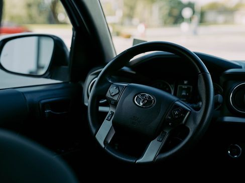 Used 2023 Toyota Tacoma 4x4 Double Cab image 12