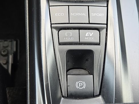 Used 2025 Toyota Camry LE FWD image 17