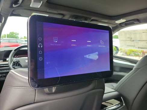 New 2026 Cadillac Escalade ESV Platinum Sport w/ LPO, ONYX Package image 16