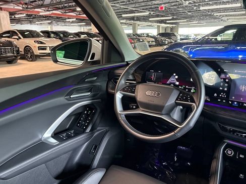 Used 2025 Audi Q5 Premium w/ Premium Plus AWD/4WD image 17