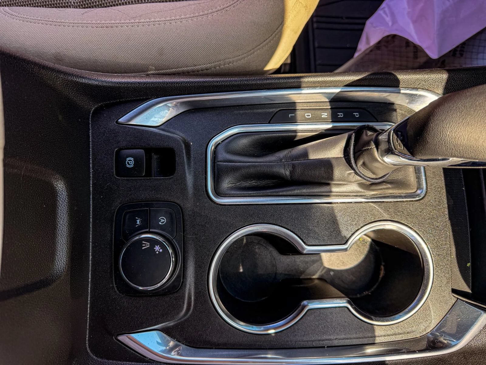 Used 2022 Chevrolet Traverse LS FWD image 29