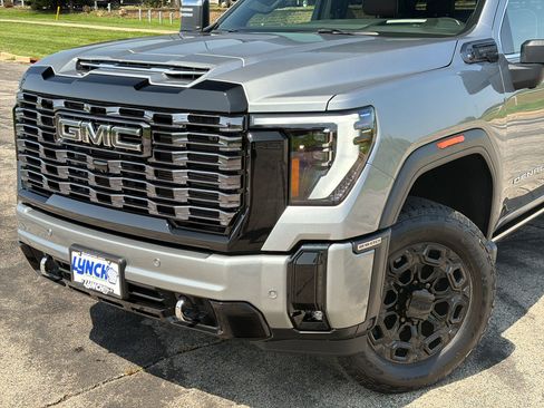 Used 2025 GMC Sierra 2500 Denali Ultimate AWD/4WD image 8