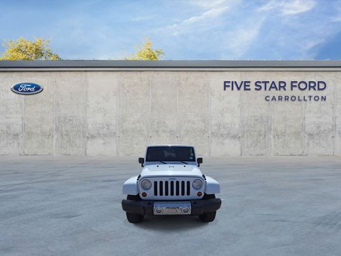 Used 2013 Jeep Wrangler Unlimited Sahara w/ Connectivity Group image 3