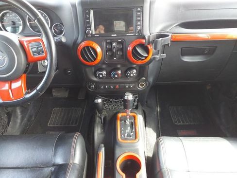 Used 2012 Jeep Wrangler Unlimited Sahara AWD/4WD image 11