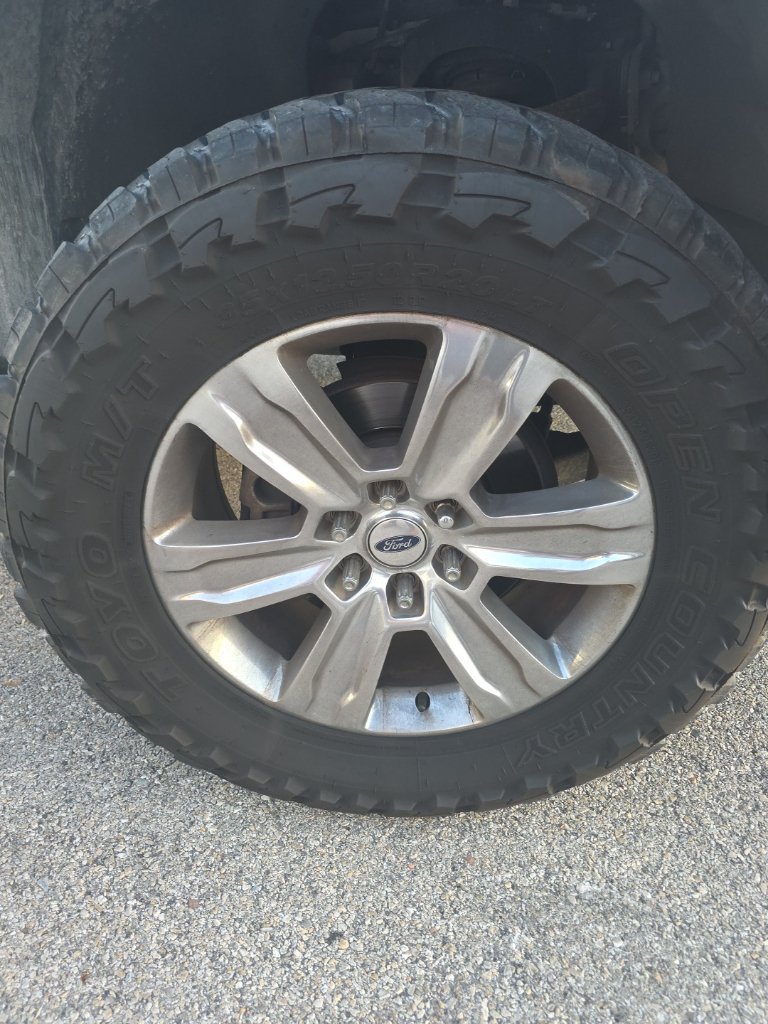 Used 2016 Ford F150 Platinum w/ Equipment Group 701A Luxury AWD/4WD image 7