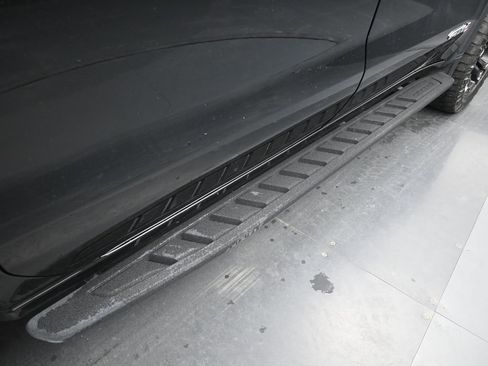 Used 2022 GMC Sierra 1500 AT4 w/ AT4 Premium Package image 12