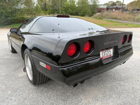 Used 1989 Chevrolet Corvette Coupe image 3