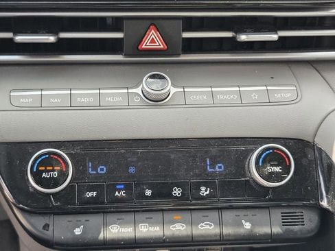 Used 2023 Hyundai Elantra SEL w/ Convenience Package FWD image 15