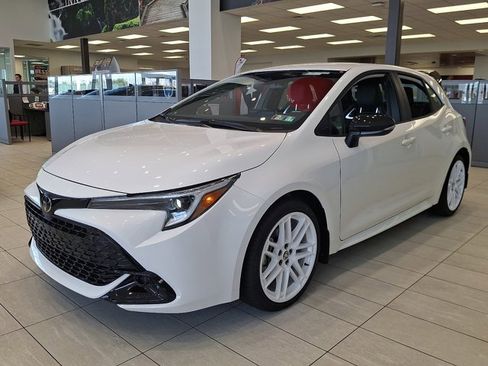 New 2026 Toyota Corolla SE FWD image 3