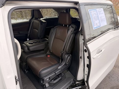 Certified 2025 Honda Odyssey Elite image 12
