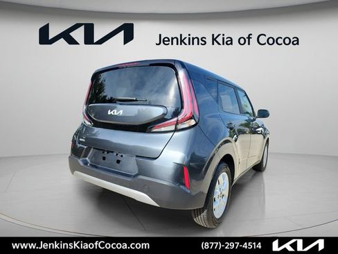 Used 2024 Kia Soul LX w/ Option Group 015 FWD image 5