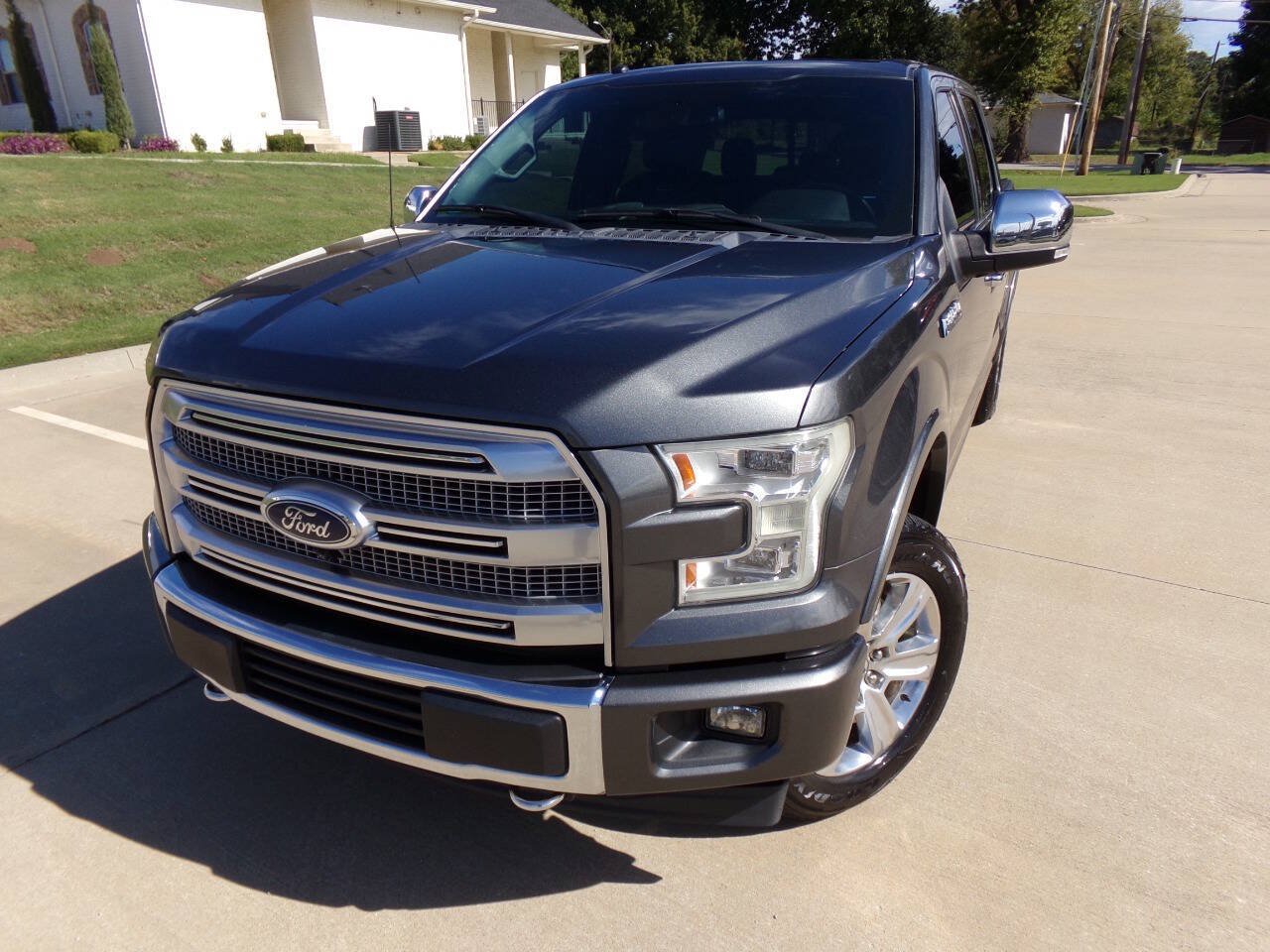 Used 2017 Ford F150 Platinum w/ Equipment Group 701A Luxury AWD/4WD image 10