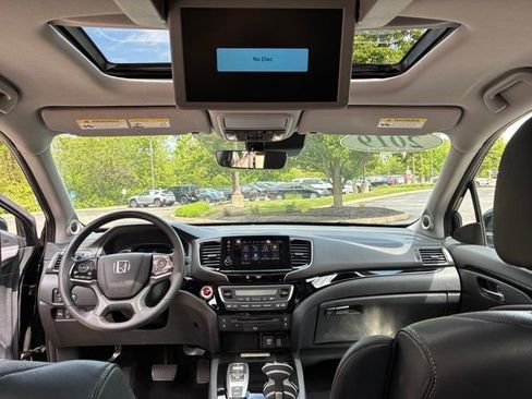 Used 2019 Honda Pilot Elite image 34