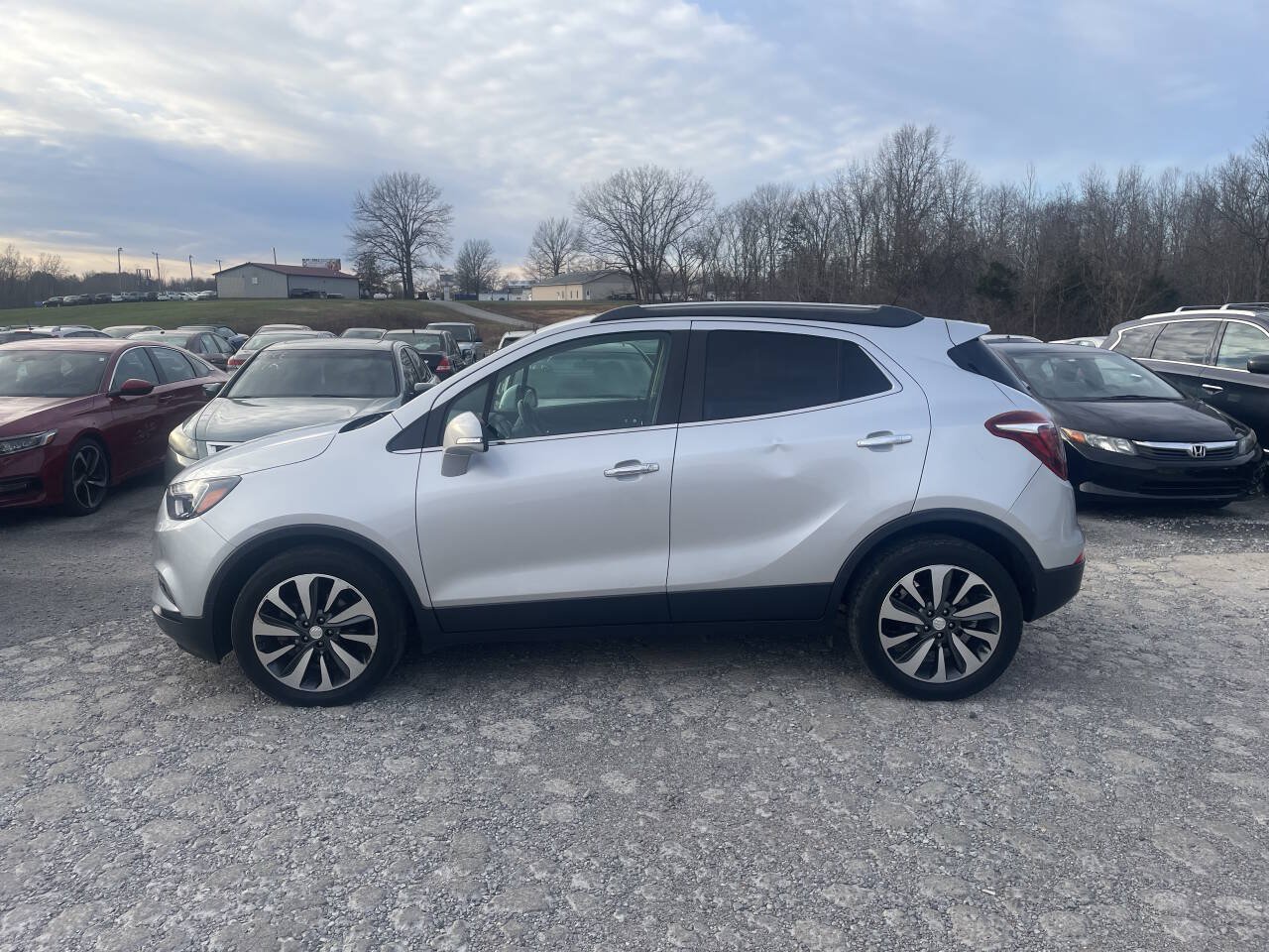 Used 2019 Buick Encore Essence FWD image 3