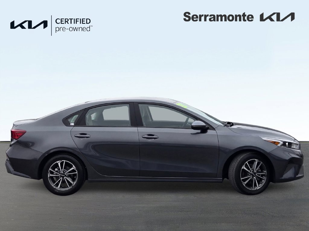Used 2023 Kia Forte LXS w/ LXS Technology Package FWD image 3