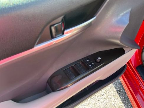 Used 2022 Toyota Camry SE FWD image 22